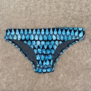 Jolyn Andy Bottom “Droplet” Print